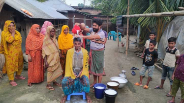 স্ত্রী তালাক দেওয়ায় দেড় মণ দুধ দিয়ে গোসল